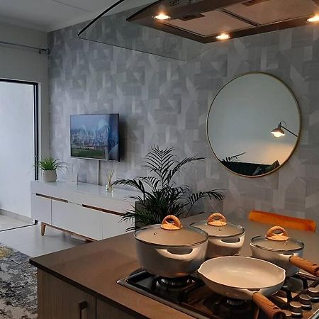 Mikeys Place On New: 2Bed2Bath No.1 With Free Wifinetflix 米德兰 外观 照片