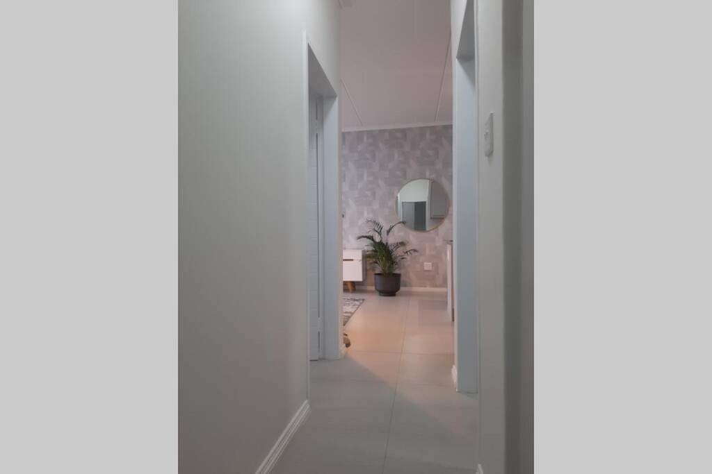 Mikeys Place On New: 2Bed2Bath No.1 With Free Wifinetflix 米德兰 外观 照片