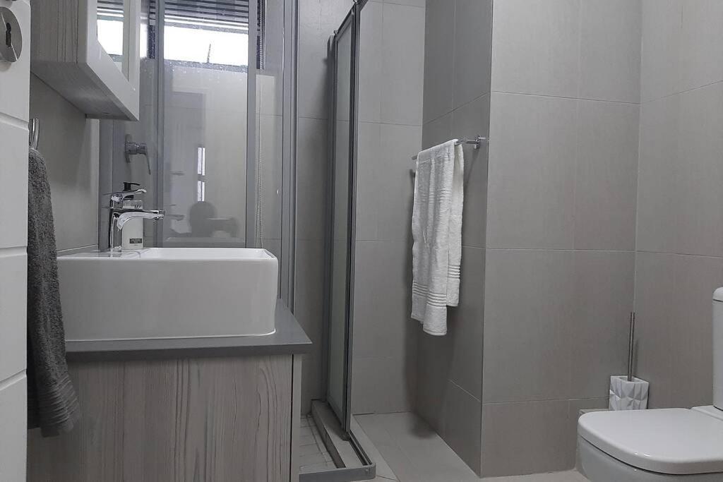 Mikeys Place On New: 2Bed2Bath No.1 With Free Wifinetflix 米德兰 外观 照片