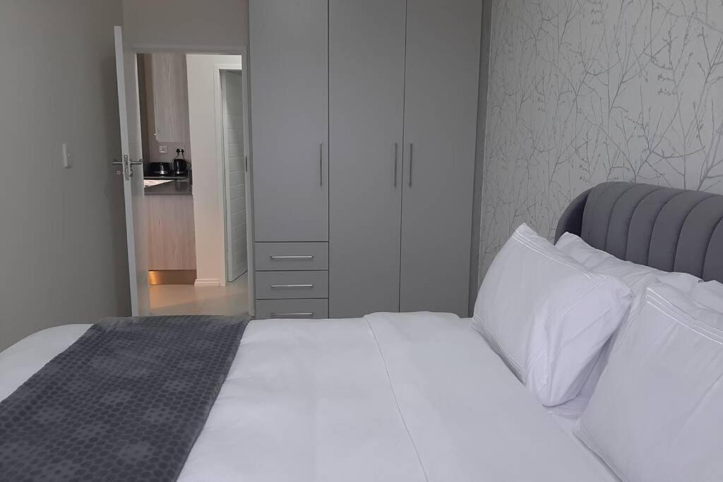 Mikeys Place On New: 2Bed2Bath No.1 With Free Wifinetflix 米德兰 外观 照片